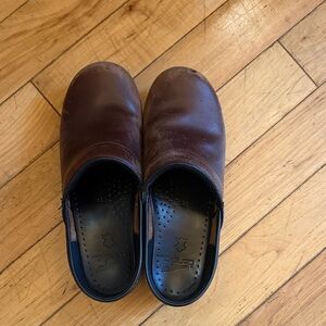 Dansko Women’s clogs